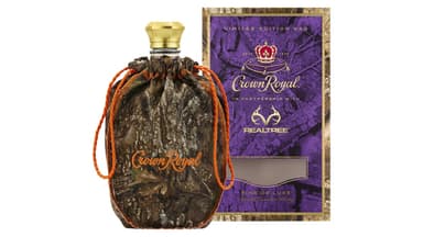 Crown Royal Deluxe Realtree Canadian Whisky